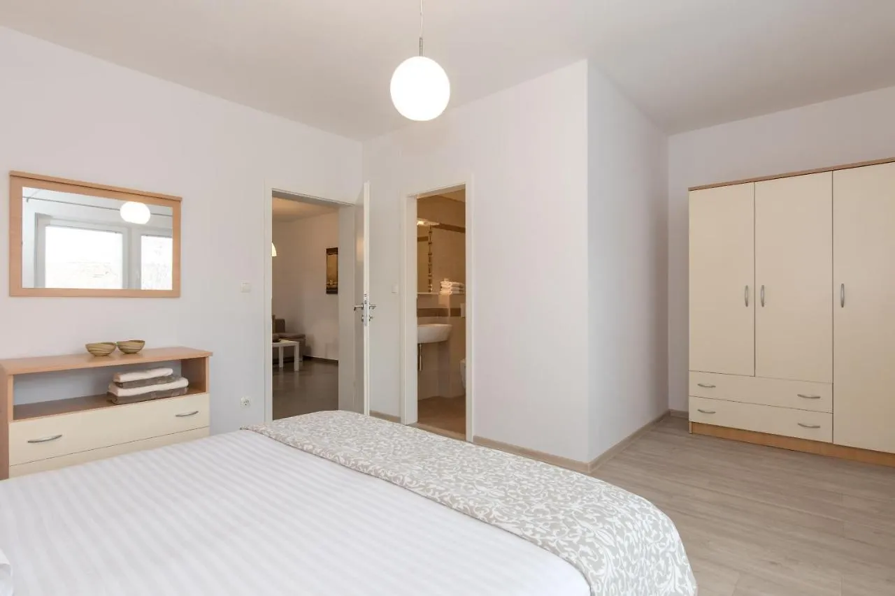 Apartmani Laura Krk Krk Town 0*,  Croatia