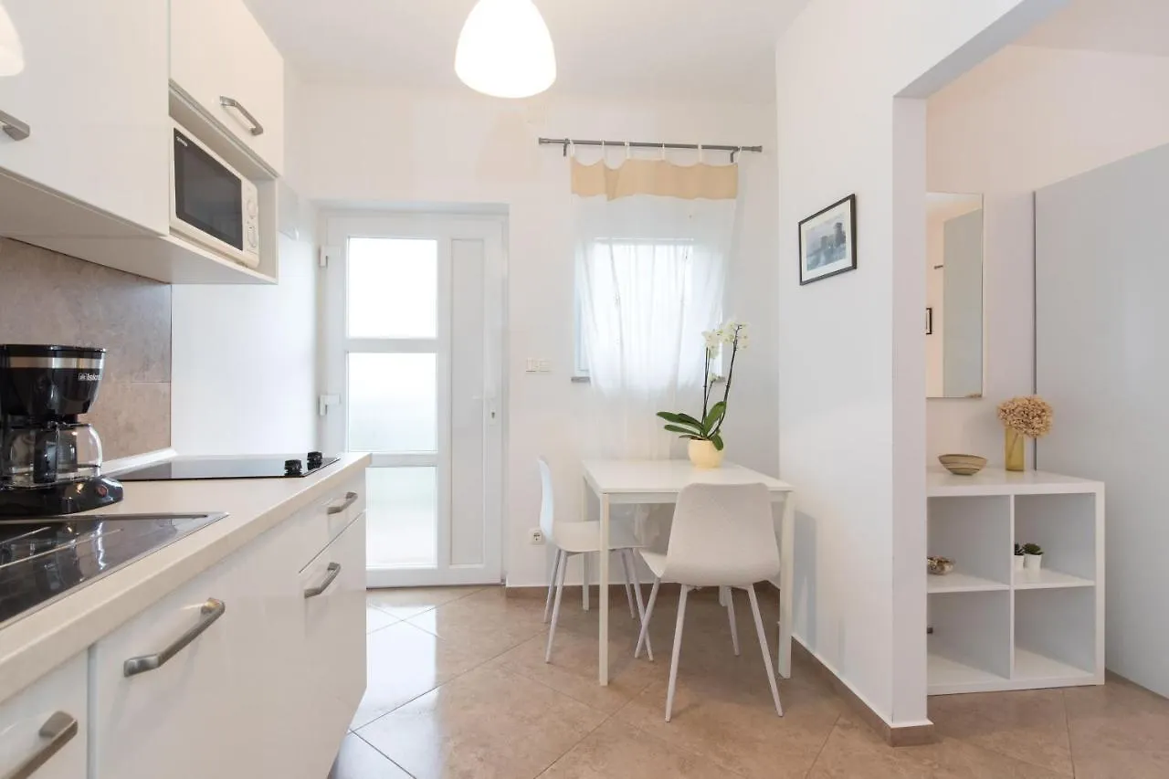 Apartment Apartmani Laura Krk Krk Town
